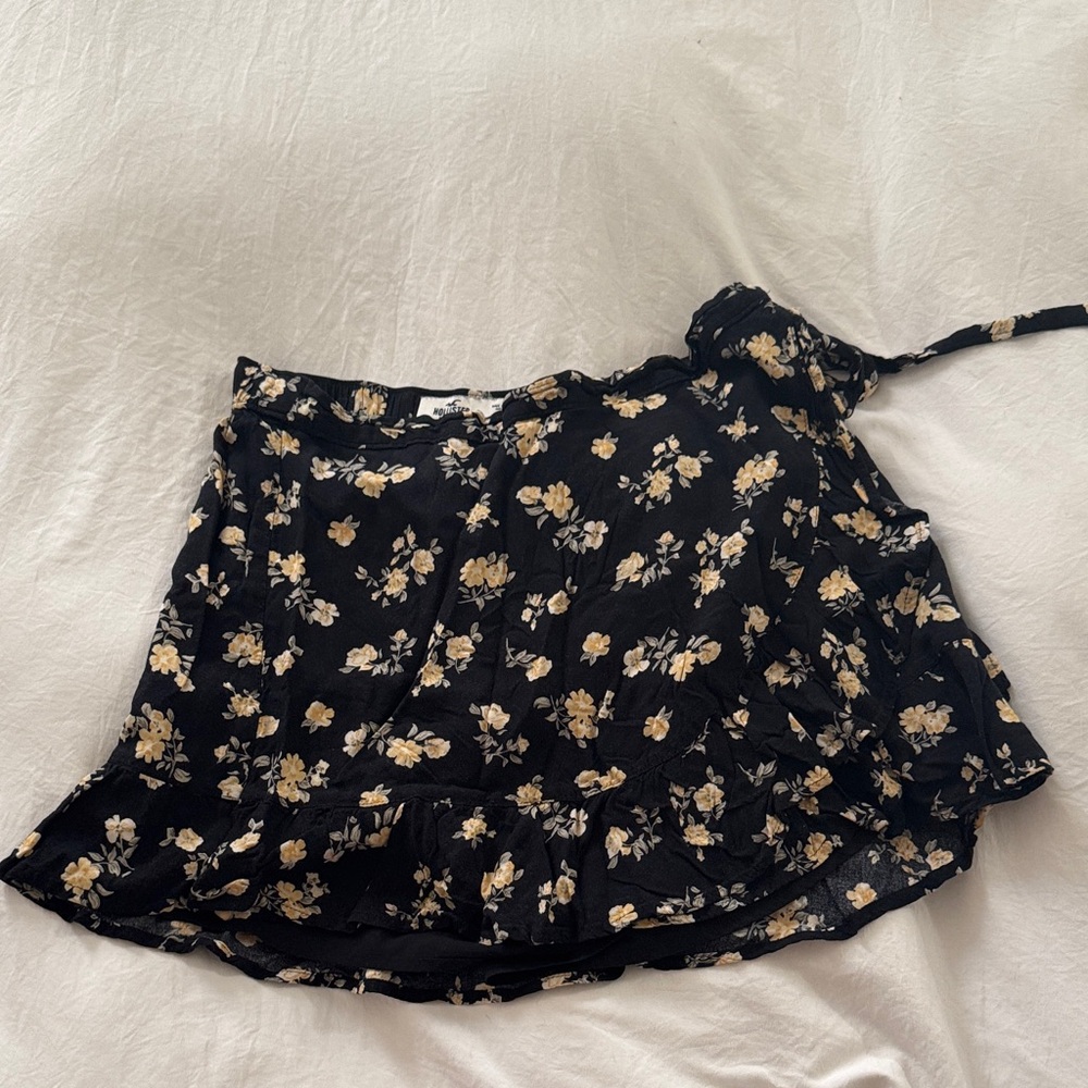 Hollister Black Floral Mini Skirt